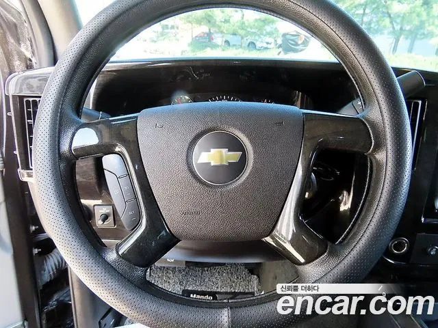 Chevrolet Express Van — фото 10