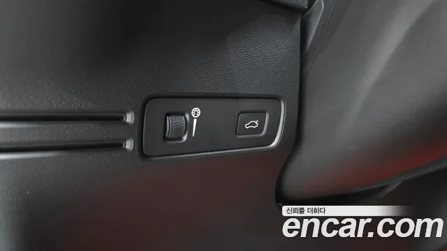 Volvo XC40 — фото 13