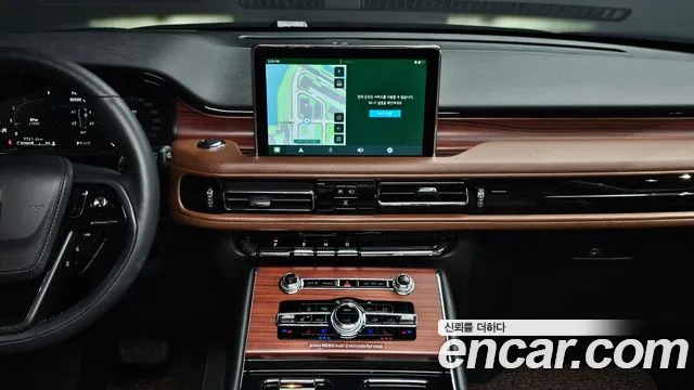 Lincoln Aviator — фото 15