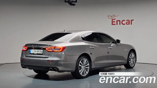 Maserati Quattroporte