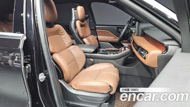 Lincoln Aviator — фото 11