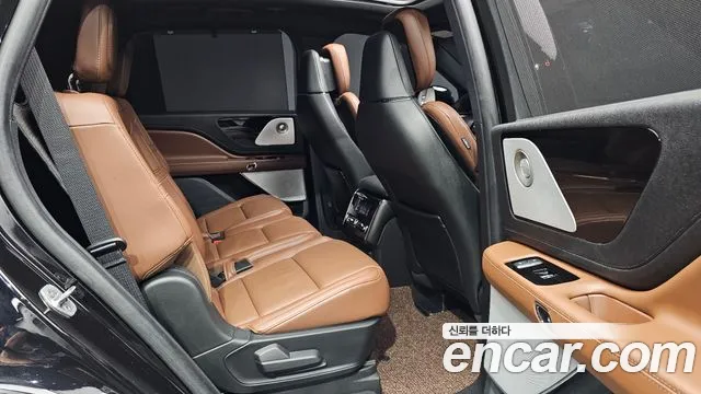 Lincoln Aviator — фото 12