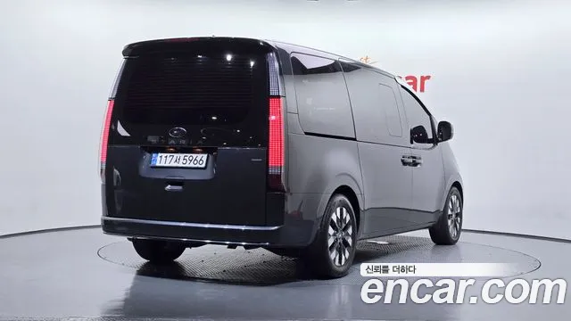 Hyundai Staria — фото 2