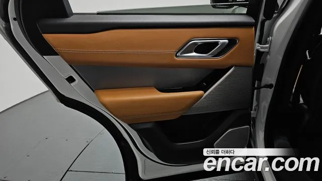 Land Rover Range Rover Velar — фото 25