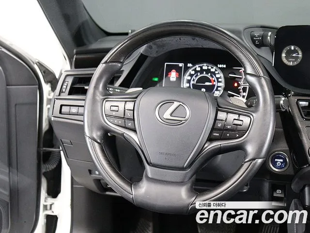Lexus ES — фото 14
