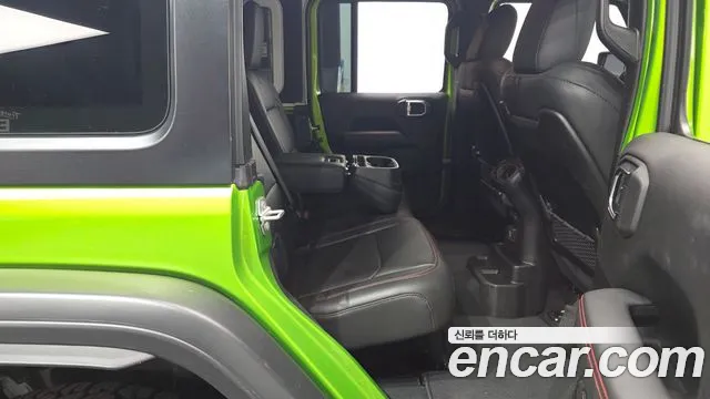 Jeep Wrangler — фото 11