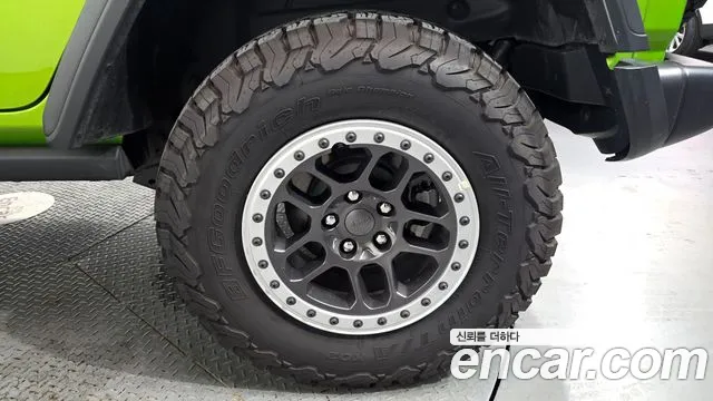 Jeep Wrangler — фото 21
