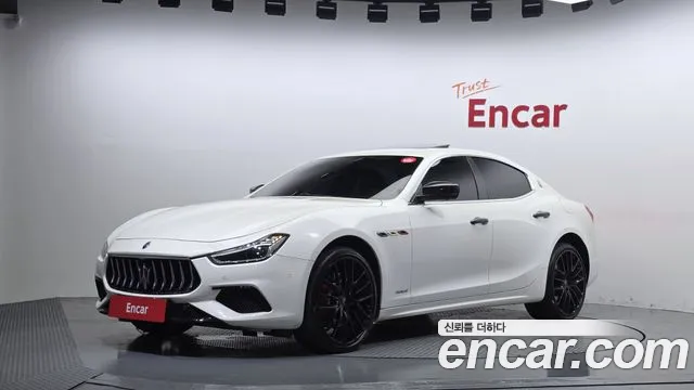 Maserati Ghibli — фото 1