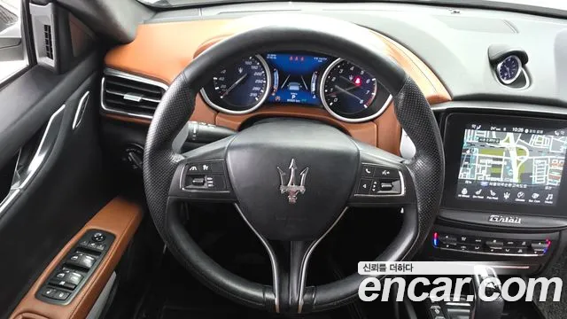 Maserati Ghibli — фото 13