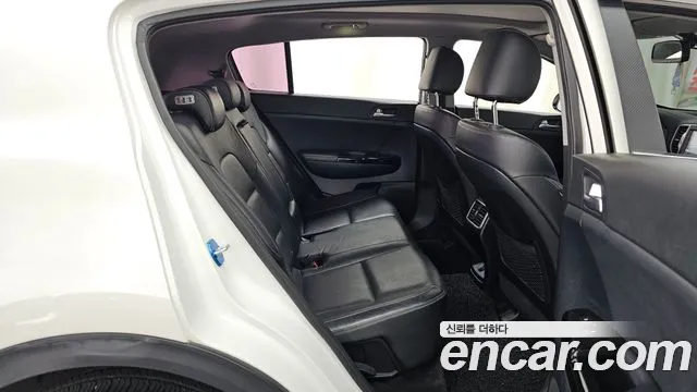 Kia Sportage — фото 12