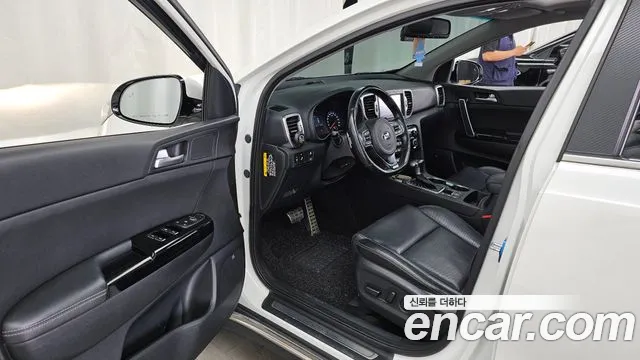 Kia Sportage — фото 10