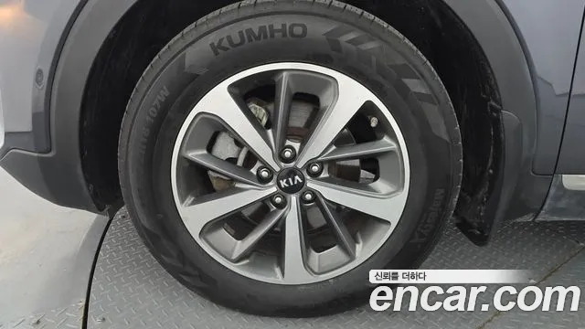 Kia Sorento — фото 5
