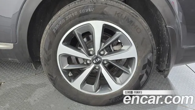 Kia Sorento — фото 21