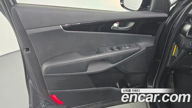 Kia Sorento — фото 24