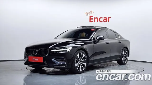 Volvo S60 — фото 1