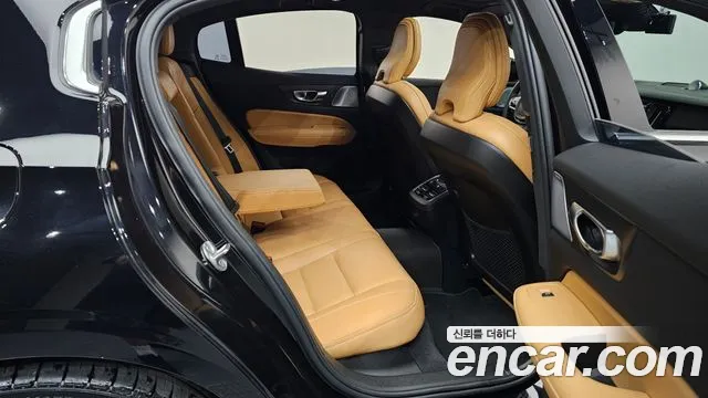 Volvo S60 — фото 11