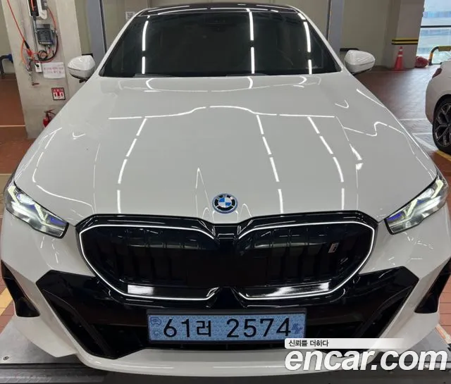 BMW i5