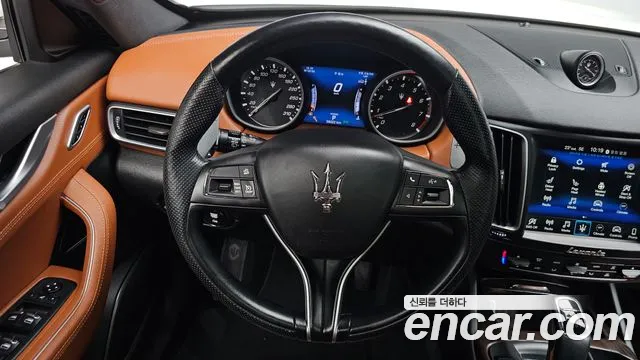 Maserati Levante — фото 12