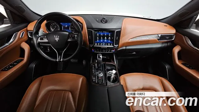 Maserati Levante — фото 6