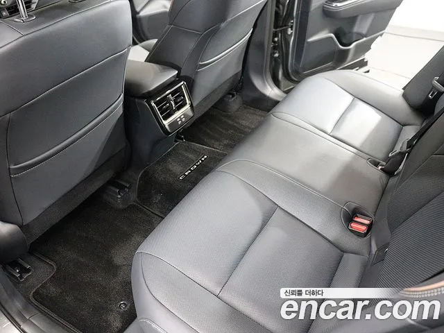 Toyota Crown — фото 11
