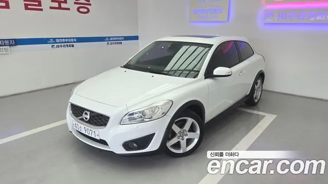 Volvo C30 — фото 1