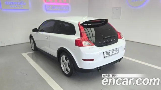 Volvo C30 — фото 3