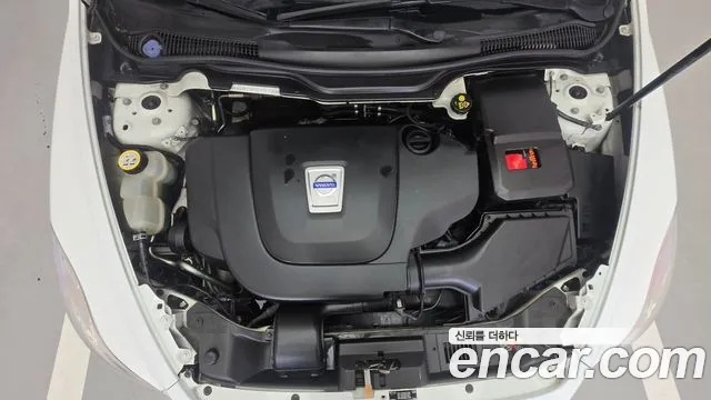 Volvo C30 — фото 10