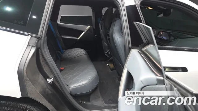 BMW iX — фото 12