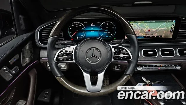 Mercedes-Benz GLS-Class — фото 12