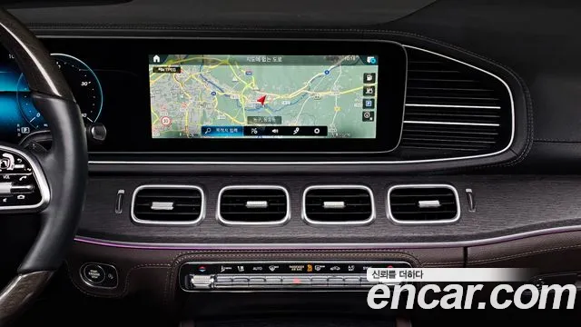 Mercedes-Benz GLS-Class — фото 14