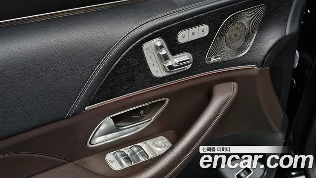 Mercedes-Benz GLS-Class — фото 19