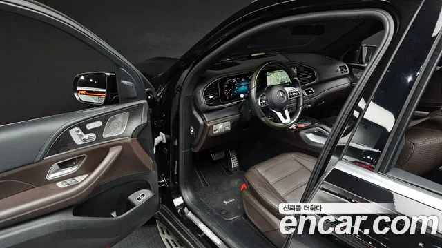 Mercedes-Benz GLS-Class — фото 10
