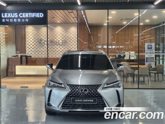 Lexus UX — фото 3