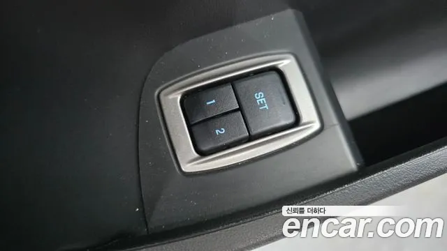 Jaguar XF — фото 13