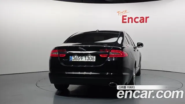 Jaguar XF — фото 4