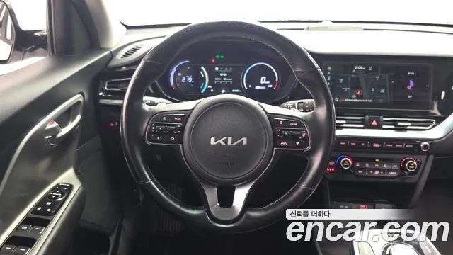 Kia Niro — фото 13