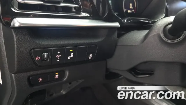 Kia Niro — фото 28