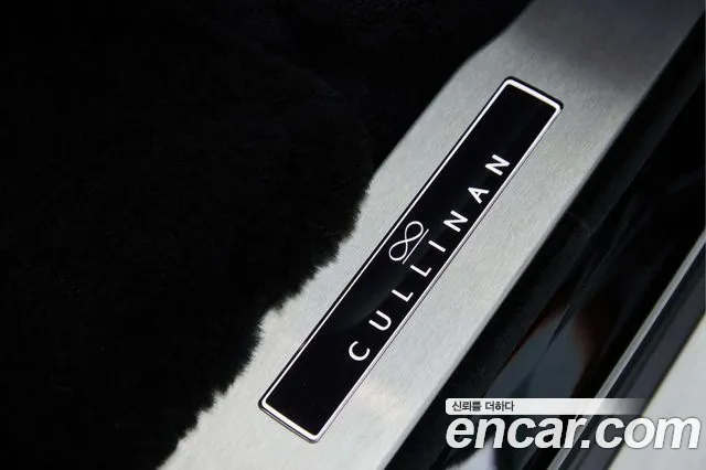 Rolls-Royce Cullinan — фото 20