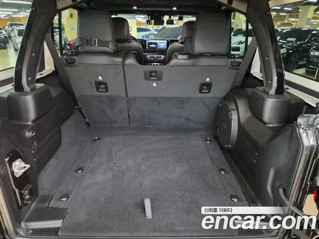 Jeep Wrangler — фото 18