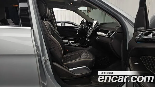 Mercedes-Benz GLS-Class — фото 11
