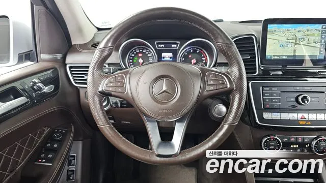 Mercedes-Benz GLS-Class — фото 13