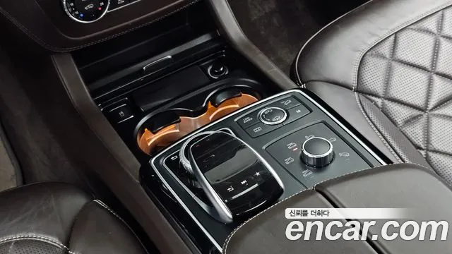 Mercedes-Benz GLS-Class — фото 18