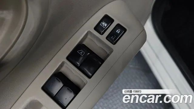 Nissan Cube — фото 12