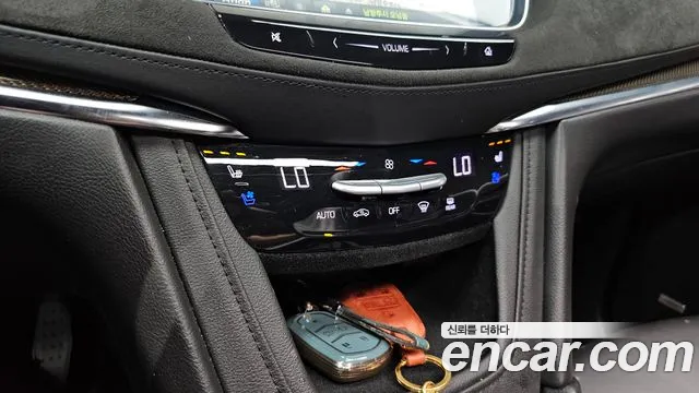 Cadillac XT5 — фото 30