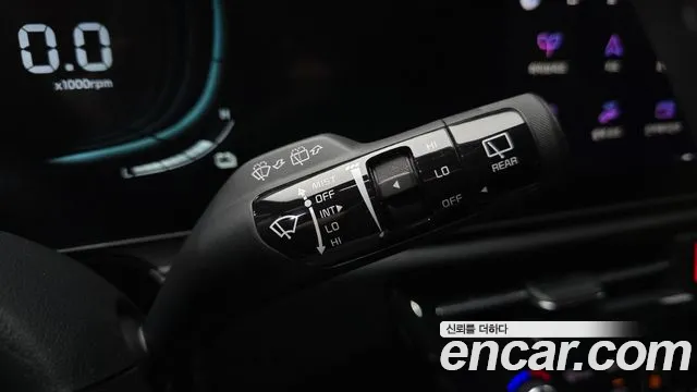 Kia Niro — фото 31
