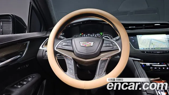 Cadillac XT5 — фото 12