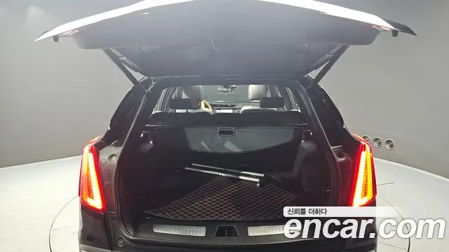 Cadillac XT5 — фото 20