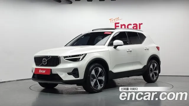 Volvo XC40 — фото 1