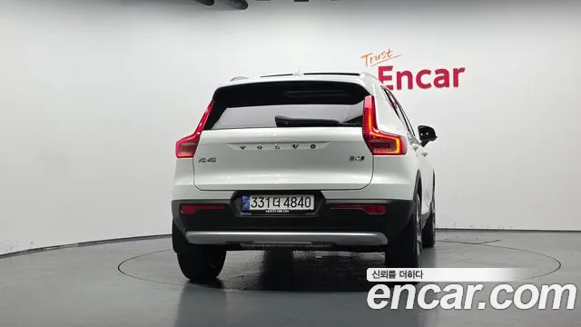 Volvo XC40 — фото 4