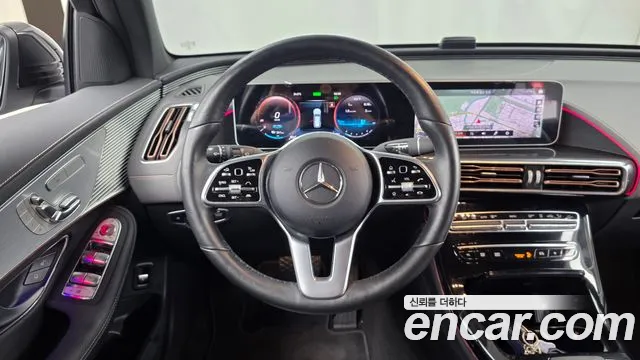 Mercedes-Benz EQC — фото 13
